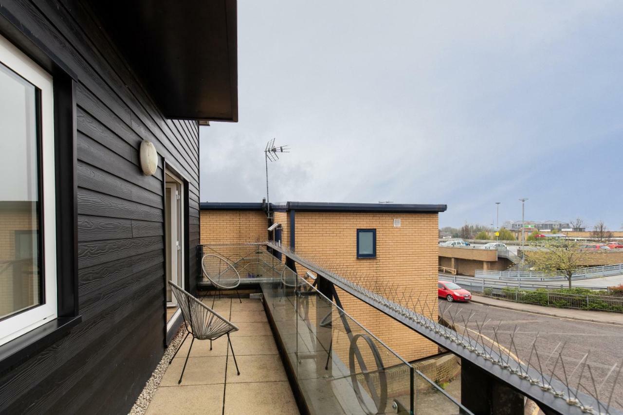 Velvet 2-Bedroom Apartment, Brewery Road, Hoddesdon Exterior photo